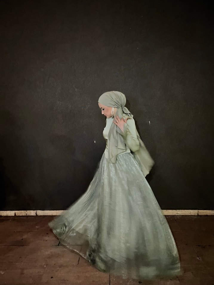 Uzun Drapeli Straplez Haki Kadın Elbise - Görsel 2