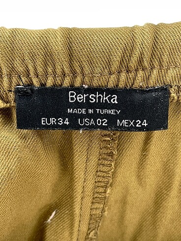 34 Beden çeşitli Renk Bershka Jean / Kot %70 İndirimli.