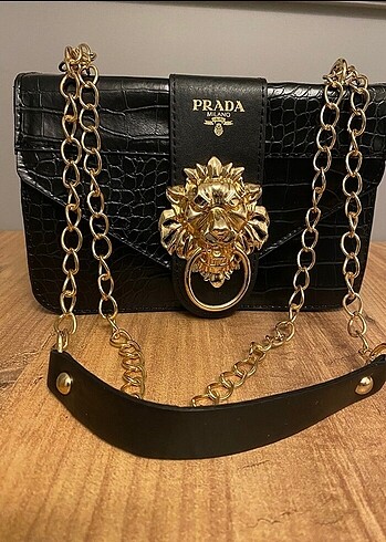 Prada çanta