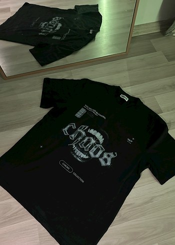 Zincir Detaylı Siyah Baskılı Erkek Tişört - Görsel 2