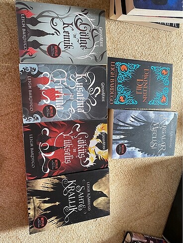Gölge ve Kemik serisi Grisha Verse-Leigh Bardugo
