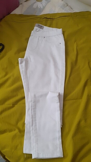 Beyaz pantalon 