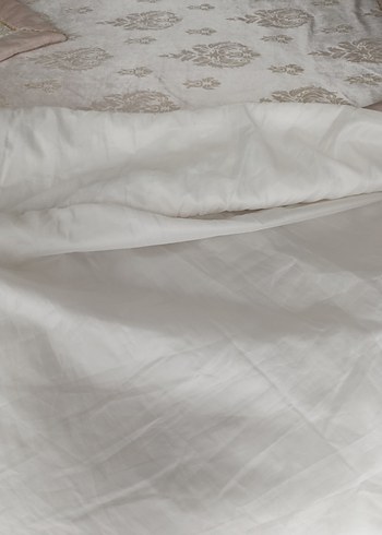 krem Nakışlı Beyaz Yatak Örtüsü - Görsel 5