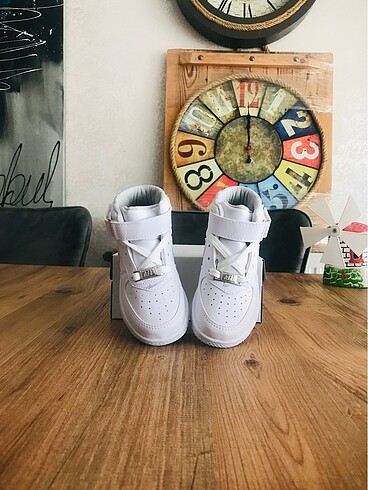 22 Beden ÇOCUK SPOR AYAKKABILARI