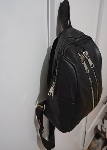 Siyah Deri Fermuarlı Biker Sırt Çantası - Görsel 2