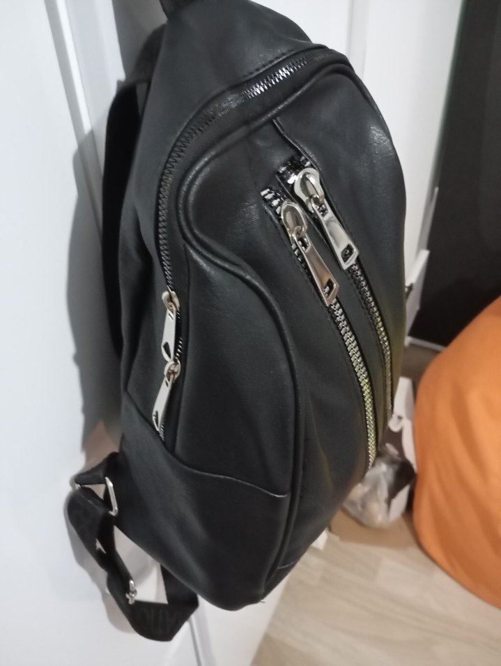 Siyah Deri Fermuarlı Biker Sırt Çantası - Görsel 3