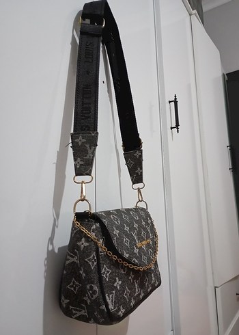 Gri Yılan Desenli Zincir Detaylı Kadın Çanta - Görsel 3