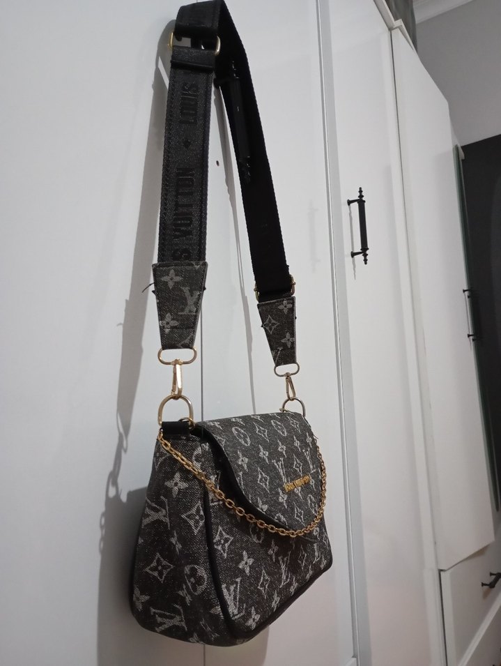 Gri Yılan Desenli Zincir Detaylı Kadın Çanta - Görsel 3