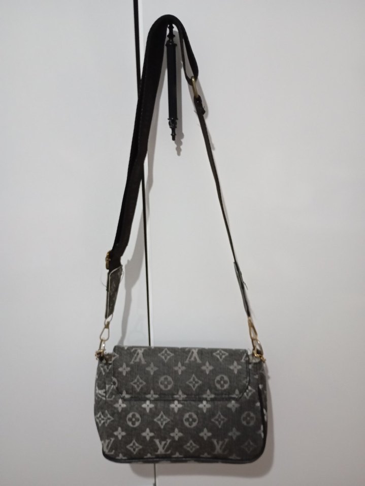 Gri Yılan Desenli Zincir Detaylı Kadın Çanta - Görsel 2