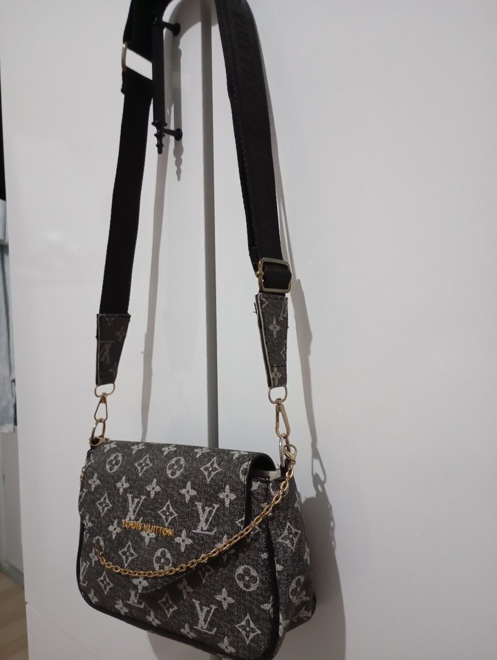 Gri Yılan Desenli Zincir Detaylı Kadın Çanta - Görsel 5