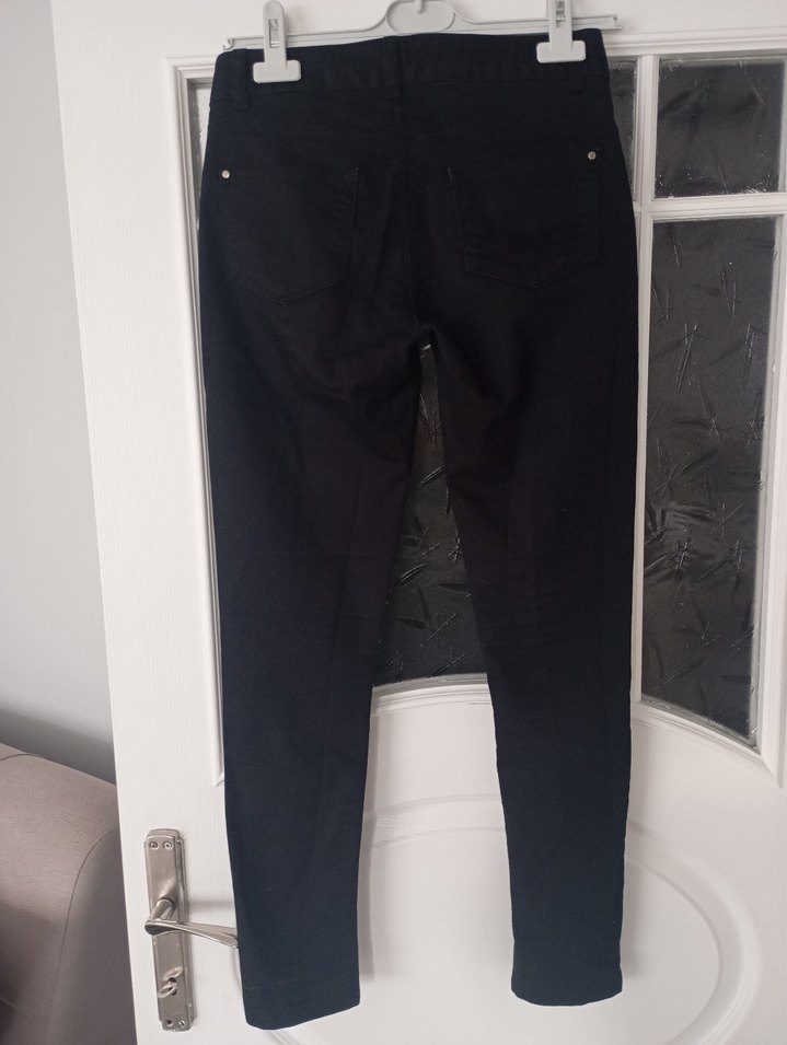 Siyah Fermuarlı Dar Kesim Kadın Jean - Görsel 2