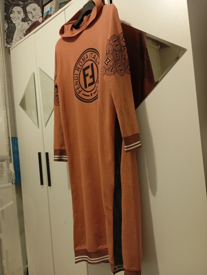 Uzun Kollu Zincir Detaylı Kahverengi Tunik - Görsel 4