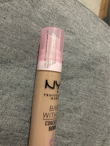 NYX Nyx bare with me kapatıcı