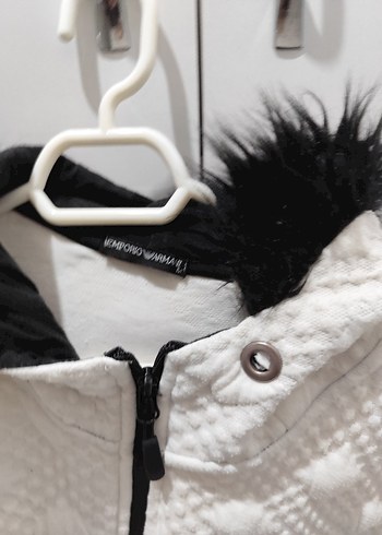 Beyaz Kapüşonlu Kısa Kadın Kışlık Ceket M beden - Görsel 2