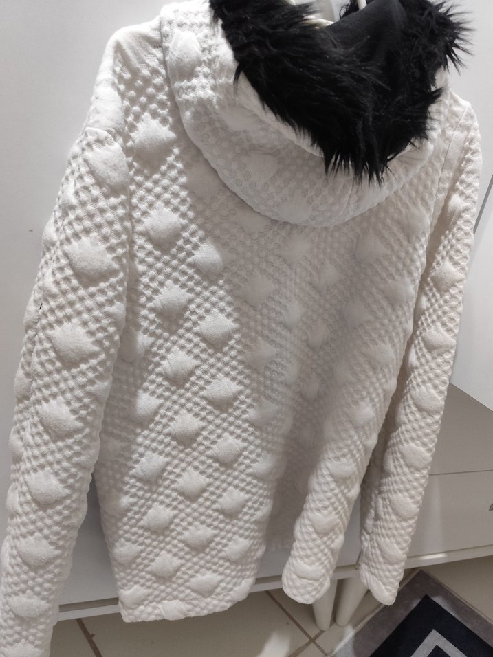 Beyaz Kapüşonlu Kısa Kadın Kışlık Ceket M beden - Görsel 3