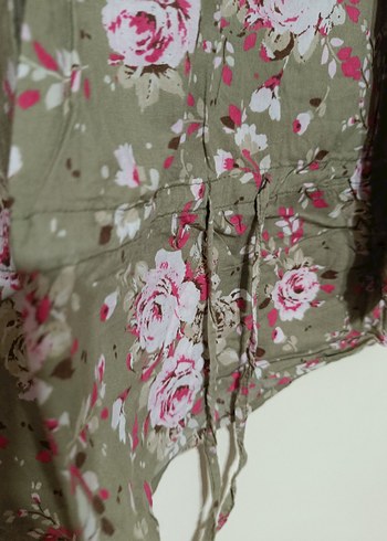 Çiçek Desenli Bohem V Yaka bluz - Görsel 3