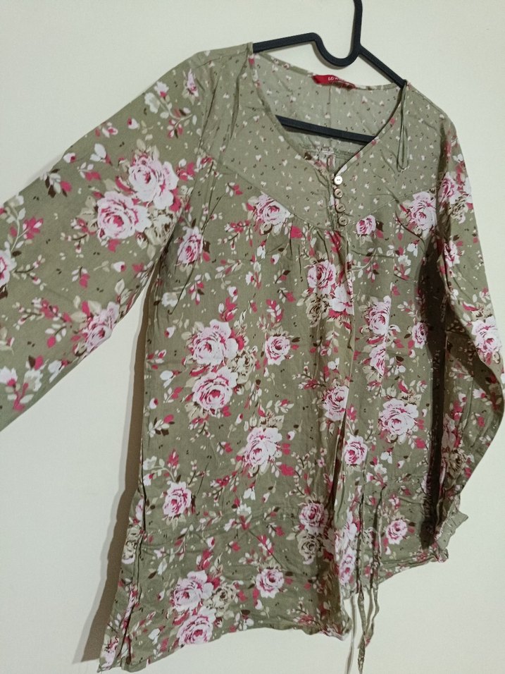 Çiçek Desenli Bohem V Yaka bluz - Görsel 2