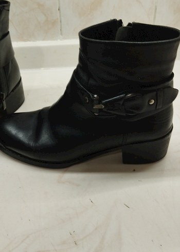 Siyah Deri Tokalı Kadın Bot - Görsel 2