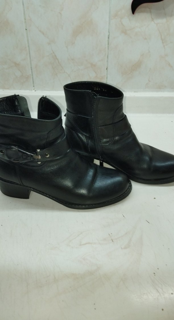 Siyah Deri Tokalı Kadın Bot - Görsel 5