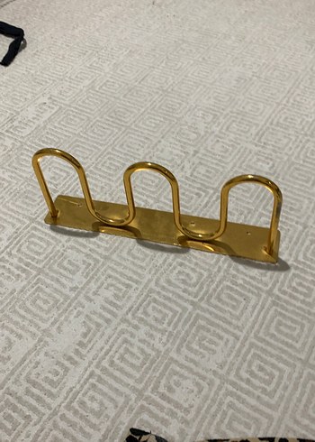 Parlak Altın Renkli Askılık - Görsel 2