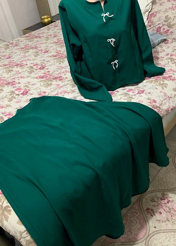 Uzun, V Yaka, Nakışlı Yeşil Emzirme Önlüğü - Görsel 4