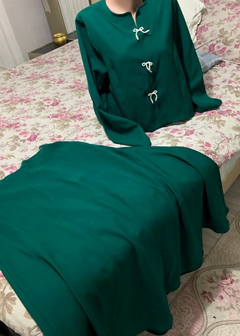 Uzun, V Yaka, Nakışlı Yeşil Emzirme Önlüğü - Görsel 3