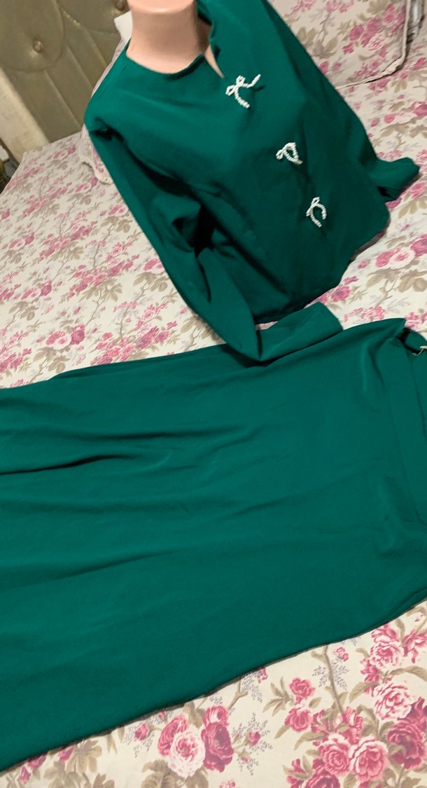 Uzun, V Yaka, Nakışlı Yeşil Emzirme Önlüğü - Görsel 2