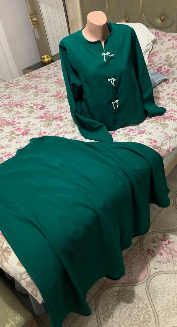 Uzun, V Yaka, Nakışlı Yeşil Emzirme Önlüğü - Görsel 4