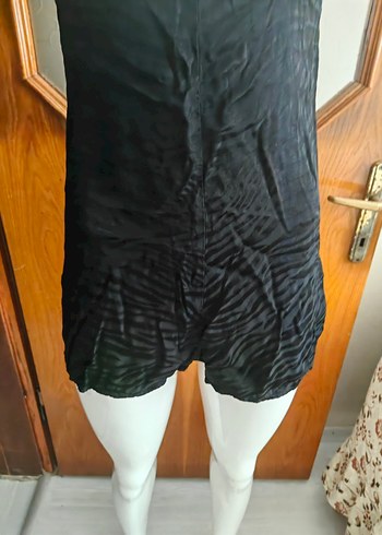 Siyah Mini Saten V Yaka Kadın Tulum - Görsel 3