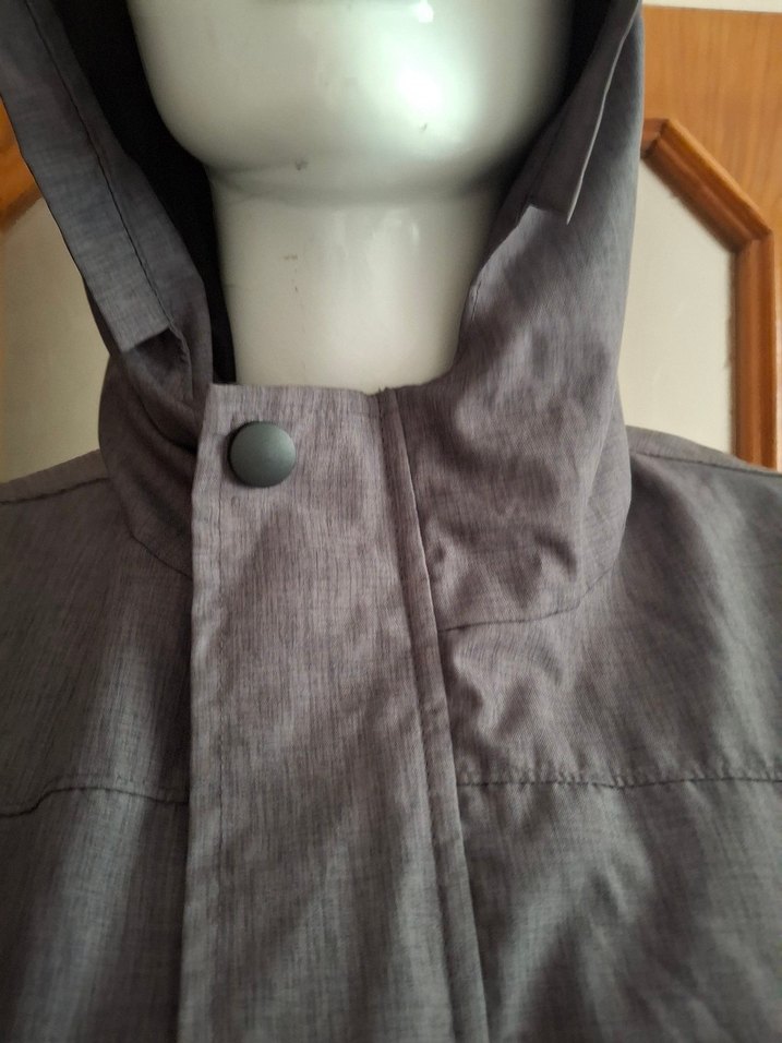 Gri Kapüşonlu Kadın Yağmurluk - Görsel 3