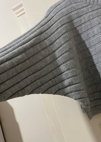 Gri V Yaka Triko Midi Elbise - Görsel 3