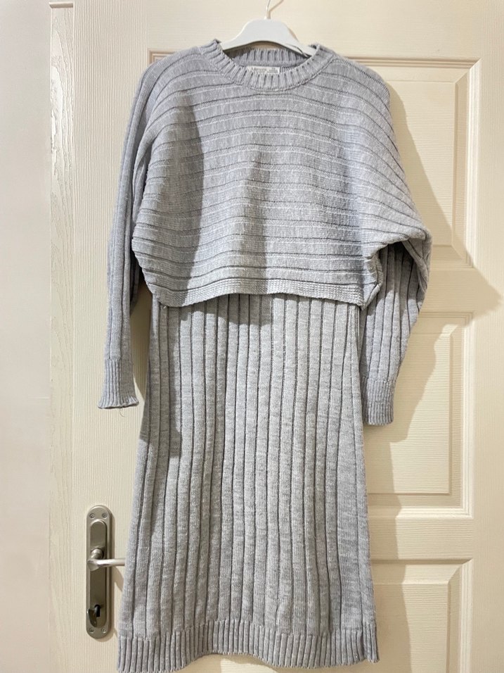 Gri V Yaka Triko Midi Elbise - Görsel 5