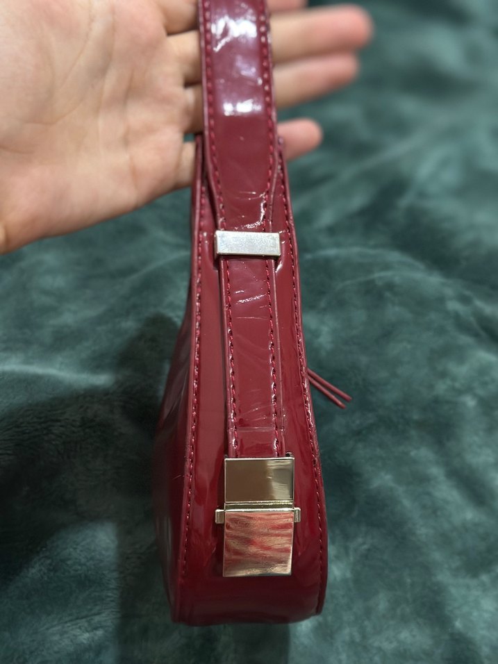 Kırmızı Deri Tokalı Kadın Çanta - Görsel 3