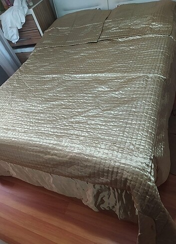 Yataş Saten yatak örtüsü yataş marka 270 eni 255 boy