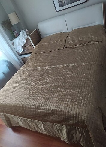  Beden Saten yatak örtüsü yataş marka 270 eni 255 boy