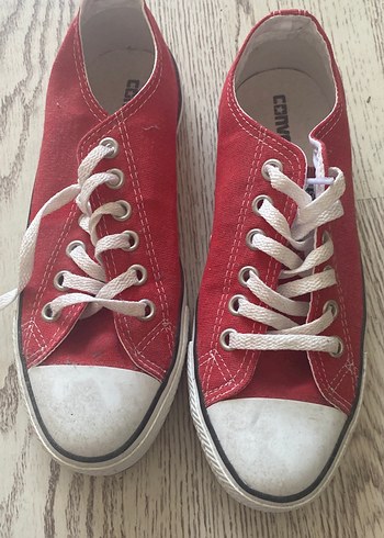 Kırmızı converse