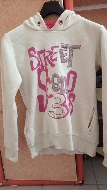 Sweatshirt 