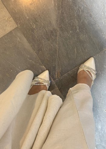 Beyaz Drapeli Stiletto Kadın Abiye Ayakkabı