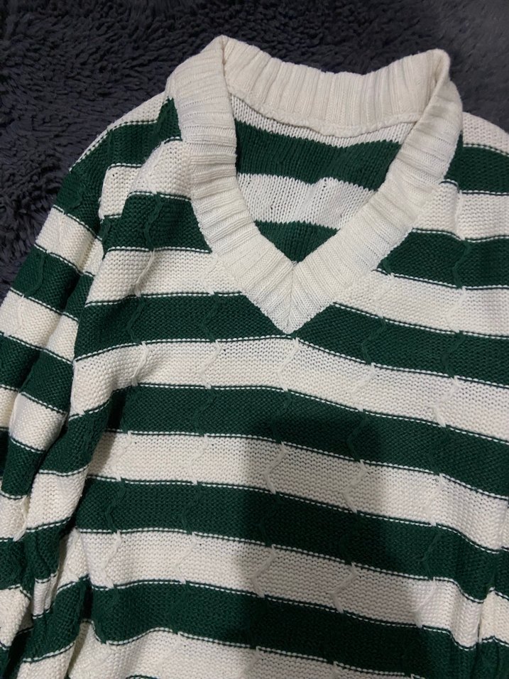 v yaka çizgili vintage kazak - Görsel 2