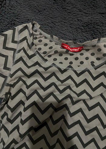 gri siyah zigzag desen tişört - Görsel 2