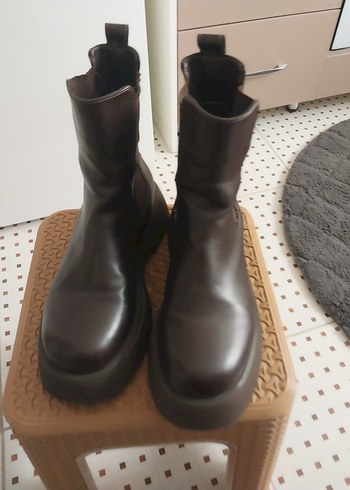 Kahverengi Deri Kadın Platform Bot - Görsel 2