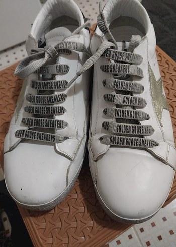 Gri Yılan Desenli Beyaz Kadın Spor Ayakkabı - Görsel 3