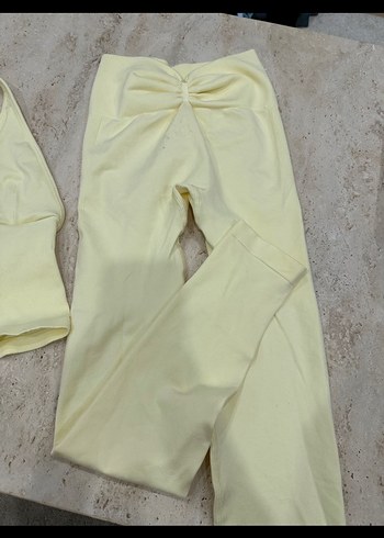 Kadın Pastel Beyaz Kolsuz Takım - Görsel 2