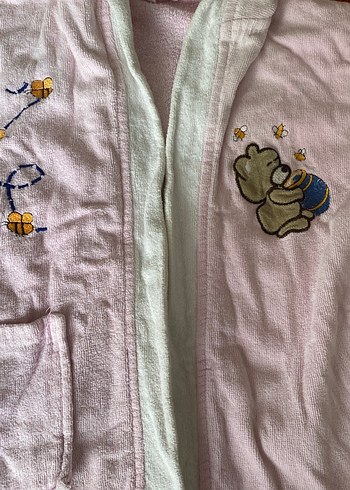 Kız Çocuk Nakışlı Pembe Kapüşonlu Bornoz - Görsel 2