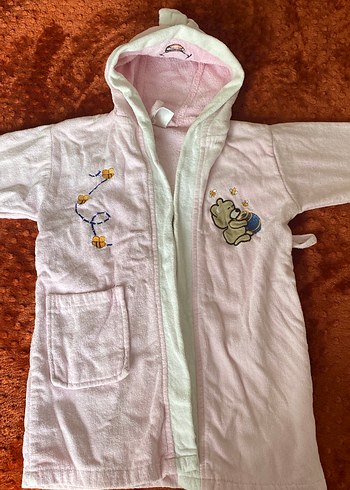 Kız Çocuk Nakışlı Pembe Kapüşonlu Bornoz - Görsel 5