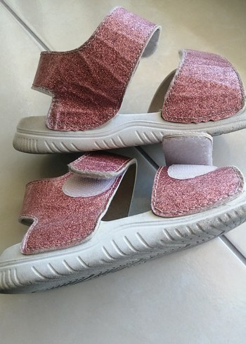 Pembe Parlak Cırt Cırtlı Kız Sandalet - Görsel 2