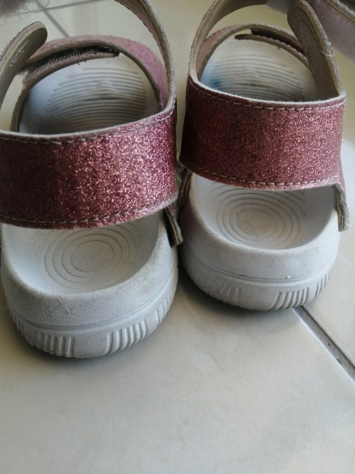 Pembe Parlak Cırt Cırtlı Kız Sandalet - Görsel 3