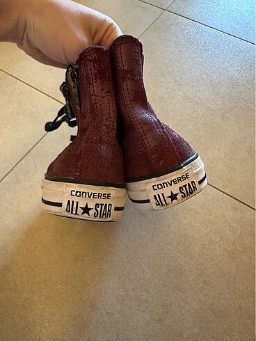 37,5 Beden bordo Renk Orijinal converse