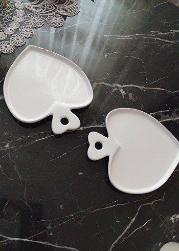 Kalp Şeklinde Beyaz Seramik Tabaklar - Görsel 4