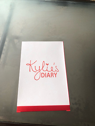 28 Beden Kylie?s Diary Makyaj Paleti